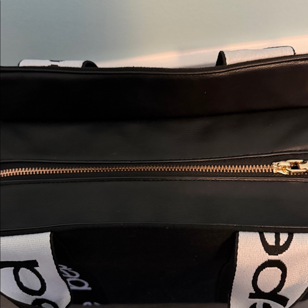 Bebe Black and White Small Logo Purse - Picture 4 of 7